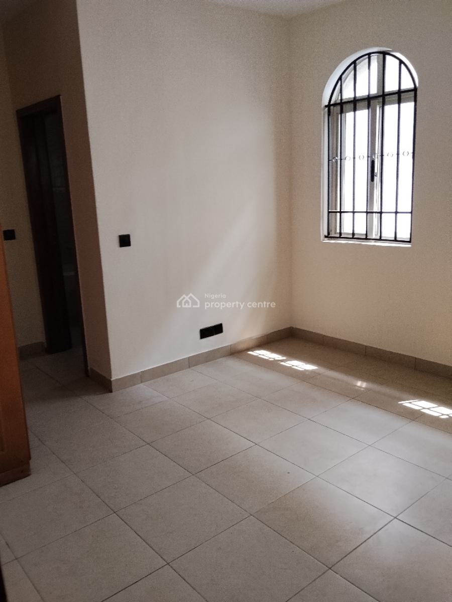 Three Bedrooms Terrace, Lekki Right, Lekki Phase 1, Lekki, Lagos, Flat / Apartment for Rent