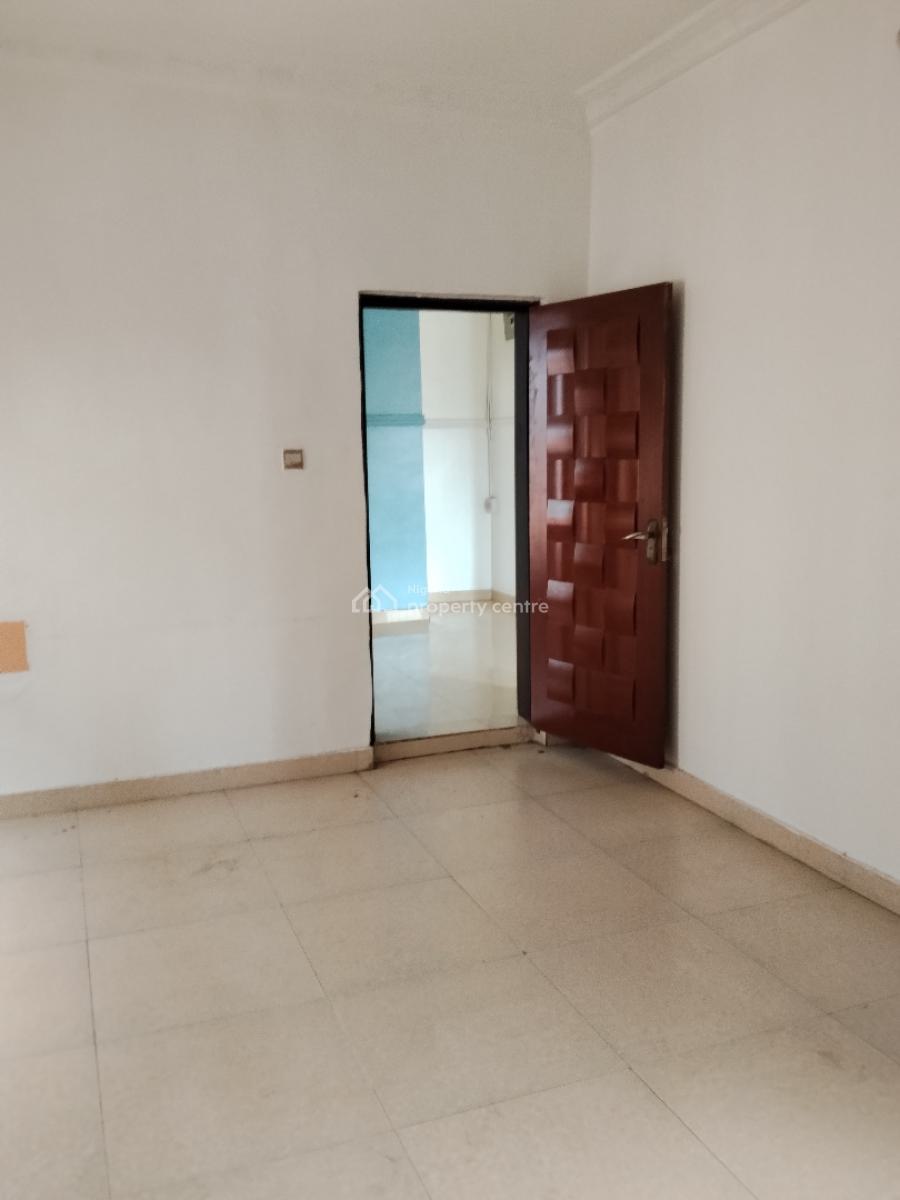 Three Bedroom Flat, Lekki Phase 1, Lekki, Lagos, Flat / Apartment for Rent