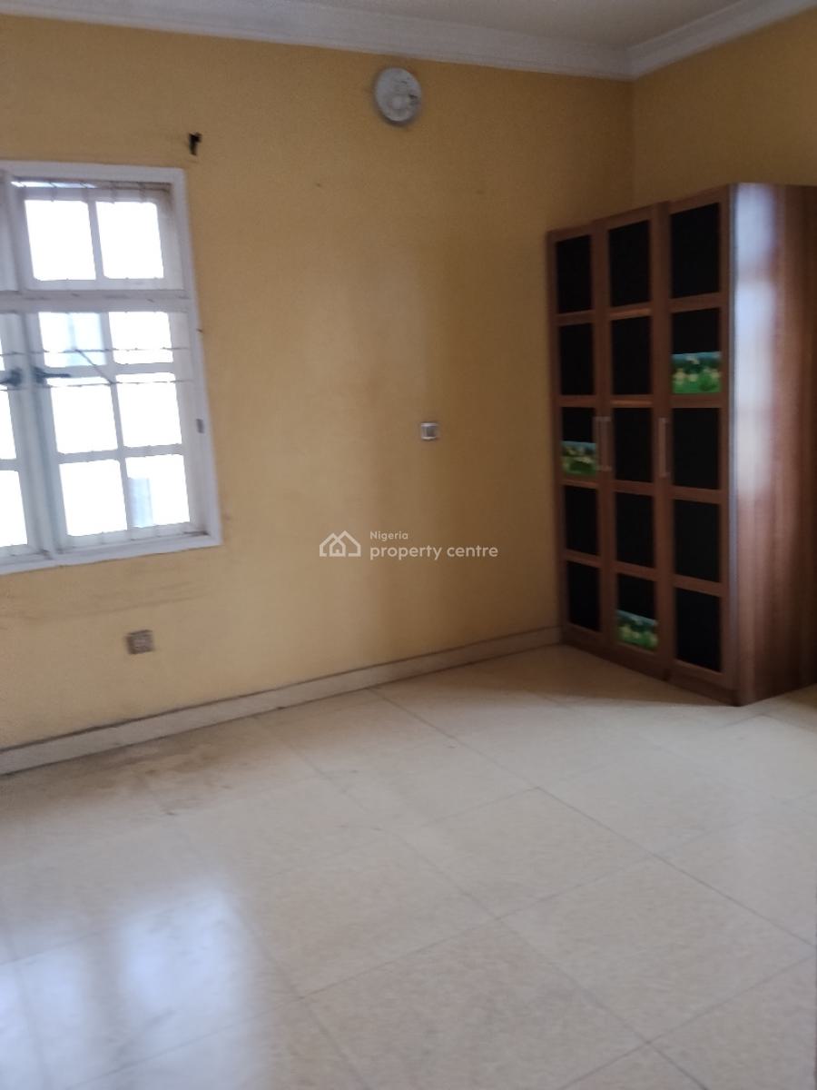 Three Bedroom Flat, Lekki Phase 1, Lekki, Lagos, Flat / Apartment for Rent