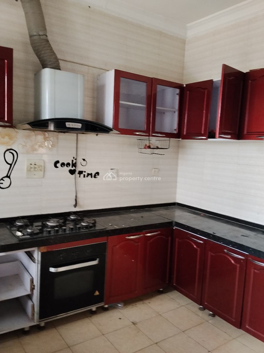 Three Bedroom Flat, Lekki Phase 1, Lekki, Lagos, Flat / Apartment for Rent