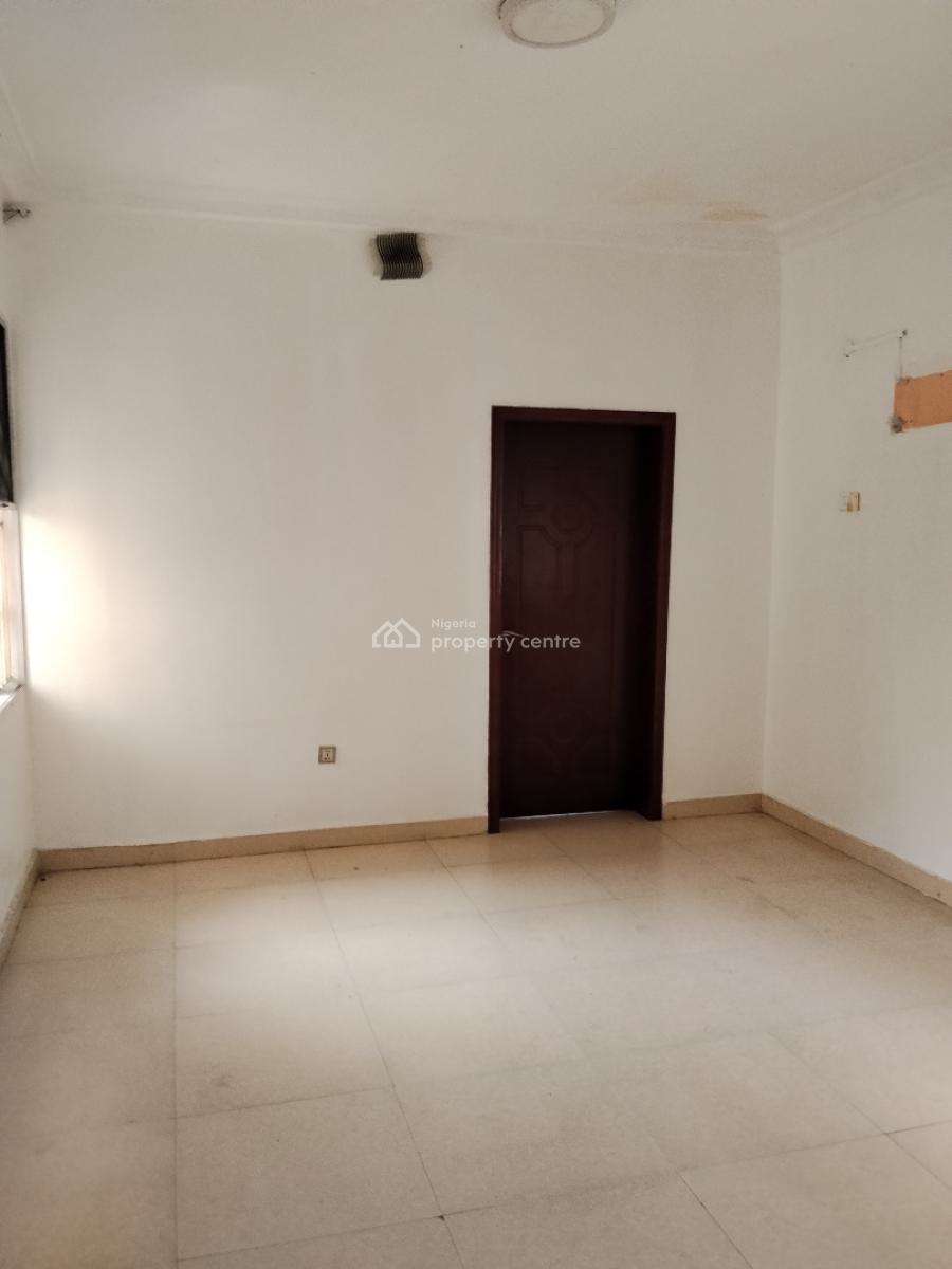 Three Bedroom Flat, Lekki Phase 1, Lekki, Lagos, Flat / Apartment for Rent