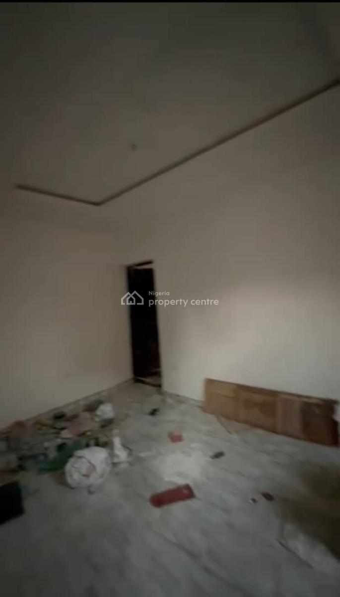 Lovely Sweet Mini Flat, Off Adetayo’s Osho Str./folagoro.  Close to Pako Busstop/abuleijesha B, Yaba, Lagos, Mini Flat (room and Parlour) for Rent