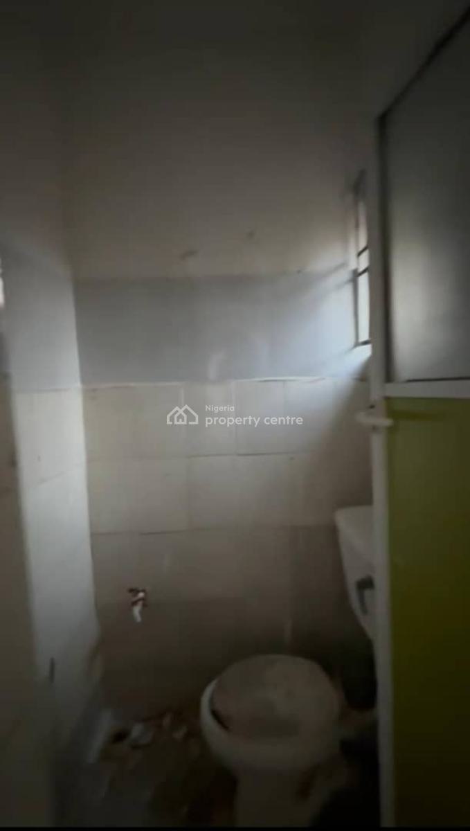 Lovely Sweet Mini Flat, Off Adetayo’s Osho Str./folagoro.  Close to Pako Busstop/abuleijesha B, Yaba, Lagos, Mini Flat (room and Parlour) for Rent