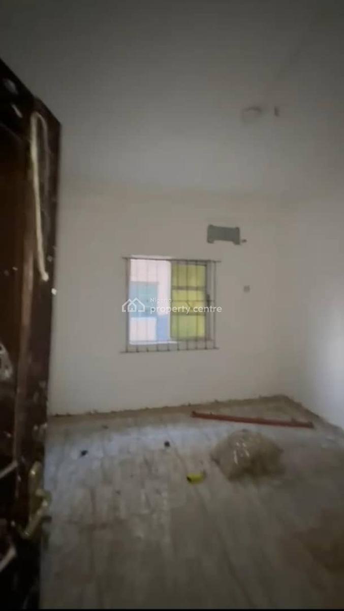 Lovely Sweet Mini Flat, Off Adetayo’s Osho Str./folagoro.  Close to Pako Busstop/abuleijesha B, Yaba, Lagos, Mini Flat (room and Parlour) for Rent