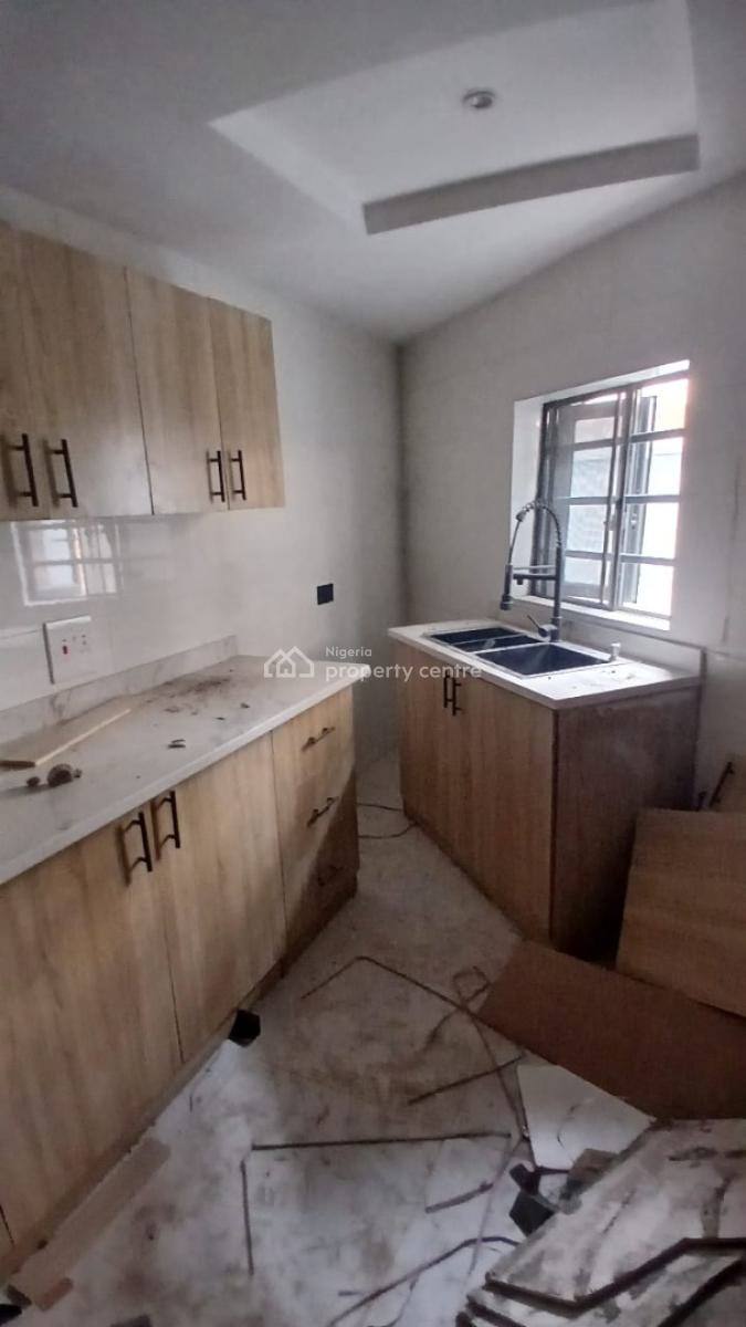 Luxury 2 Bedroom Self Service Apartment in a Secured Estate, Lekki Phase 1, Lekki, Lagos, Flat / Apartment for Rent