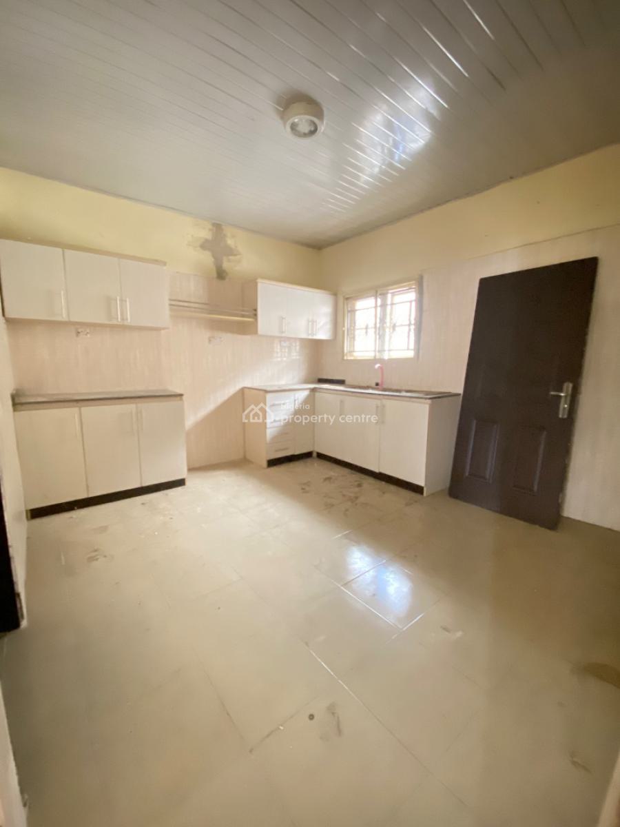 Well Renovated Spacious 3 Bedroom Flat, Ogombo, Ajah, Lagos, Flat / Apartment for Rent