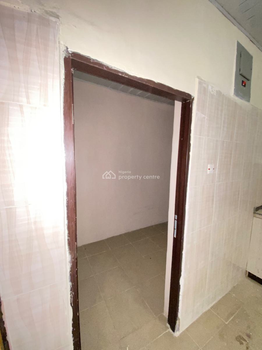 Well Renovated Spacious 3 Bedroom Flat, Ogombo, Ajah, Lagos, Flat / Apartment for Rent