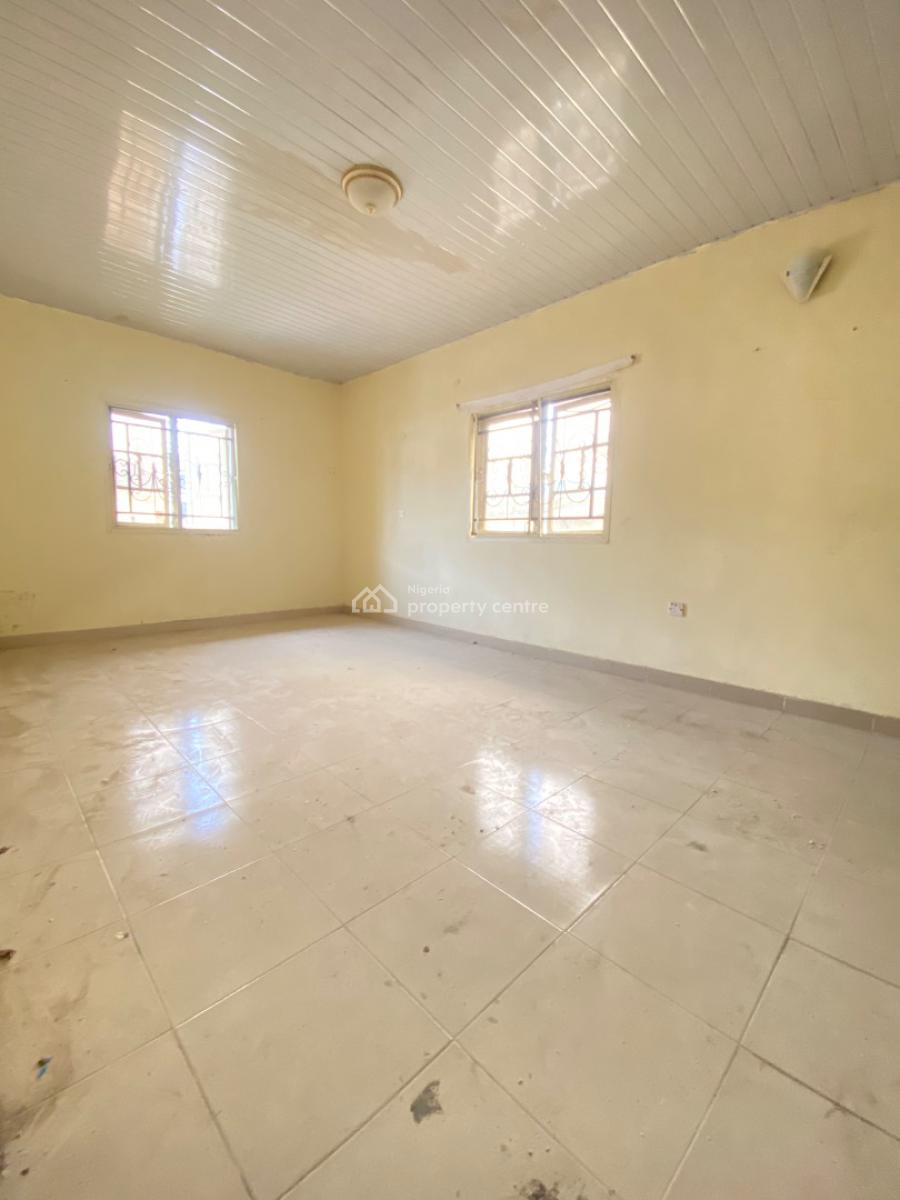 Well Renovated Spacious 3 Bedroom Flat, Ogombo, Ajah, Lagos, Flat / Apartment for Rent