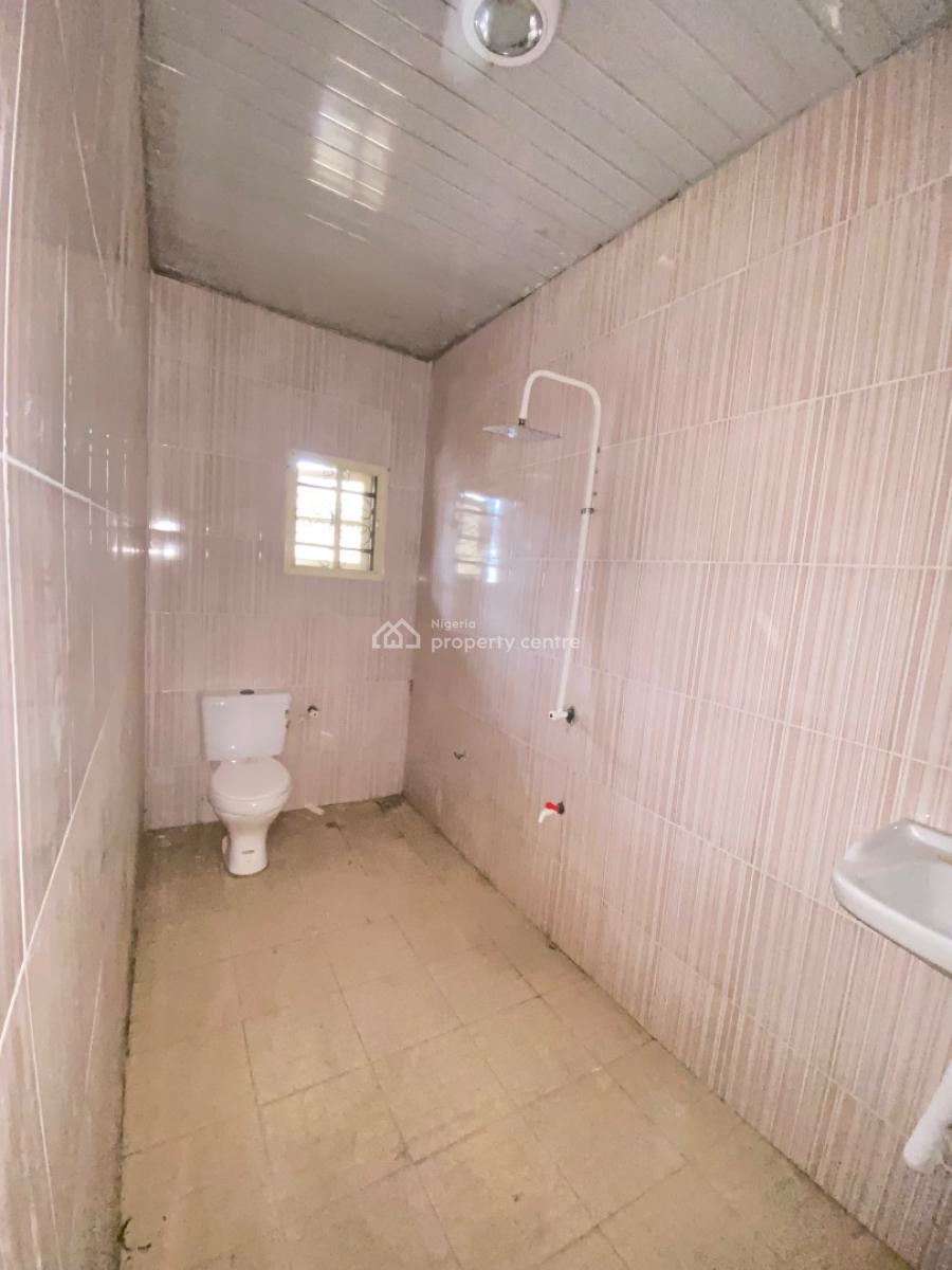 Well Renovated Spacious 3 Bedroom Flat, Ogombo, Ajah, Lagos, Flat / Apartment for Rent