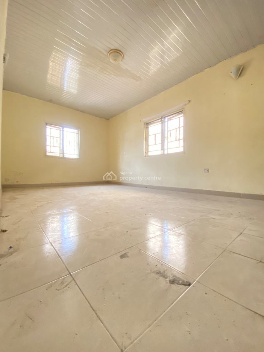 Well Renovated Spacious 3 Bedroom Flat, Ogombo, Ajah, Lagos, Flat / Apartment for Rent