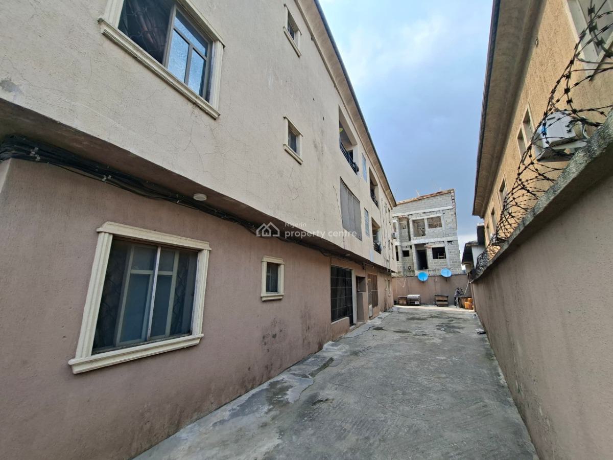 Spacious 3 Bedroom Apartment, Ibukunolu Street, Akoka, Yaba, Lagos, House for Rent