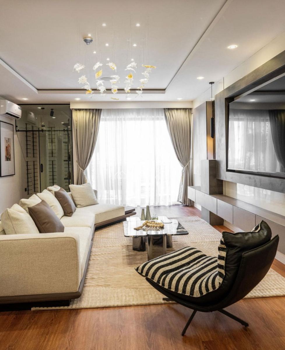 Two Bedroom Smart Home with Swimming Pool, Gym & Ps5, Ikate, Lekki, Lagos, Flat / Apartment Short Let