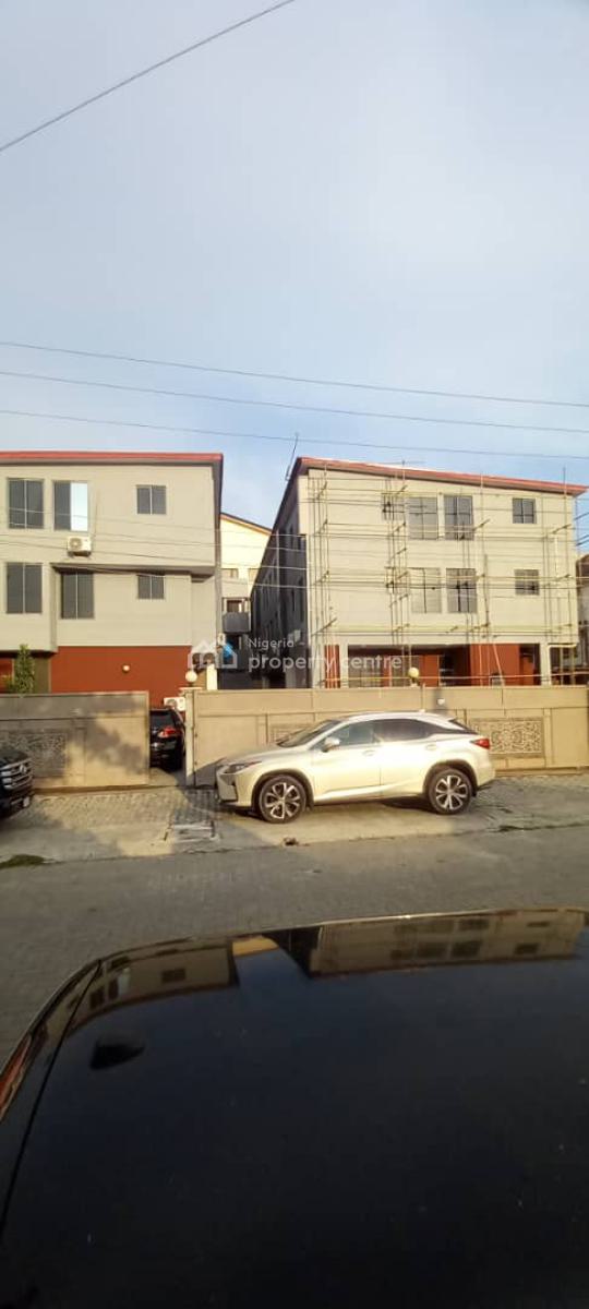 Spacious 3 Bedroom Apartment, Whitesands Road, Lekki Phase 1, Lekki, Lagos, Flat / Apartment for Sale