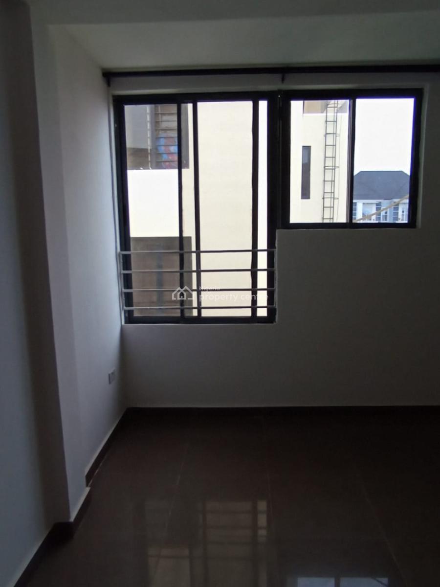 Spacious 3 Bedroom Apartment, Whitesands Road, Lekki Phase 1, Lekki, Lagos, Flat / Apartment for Sale