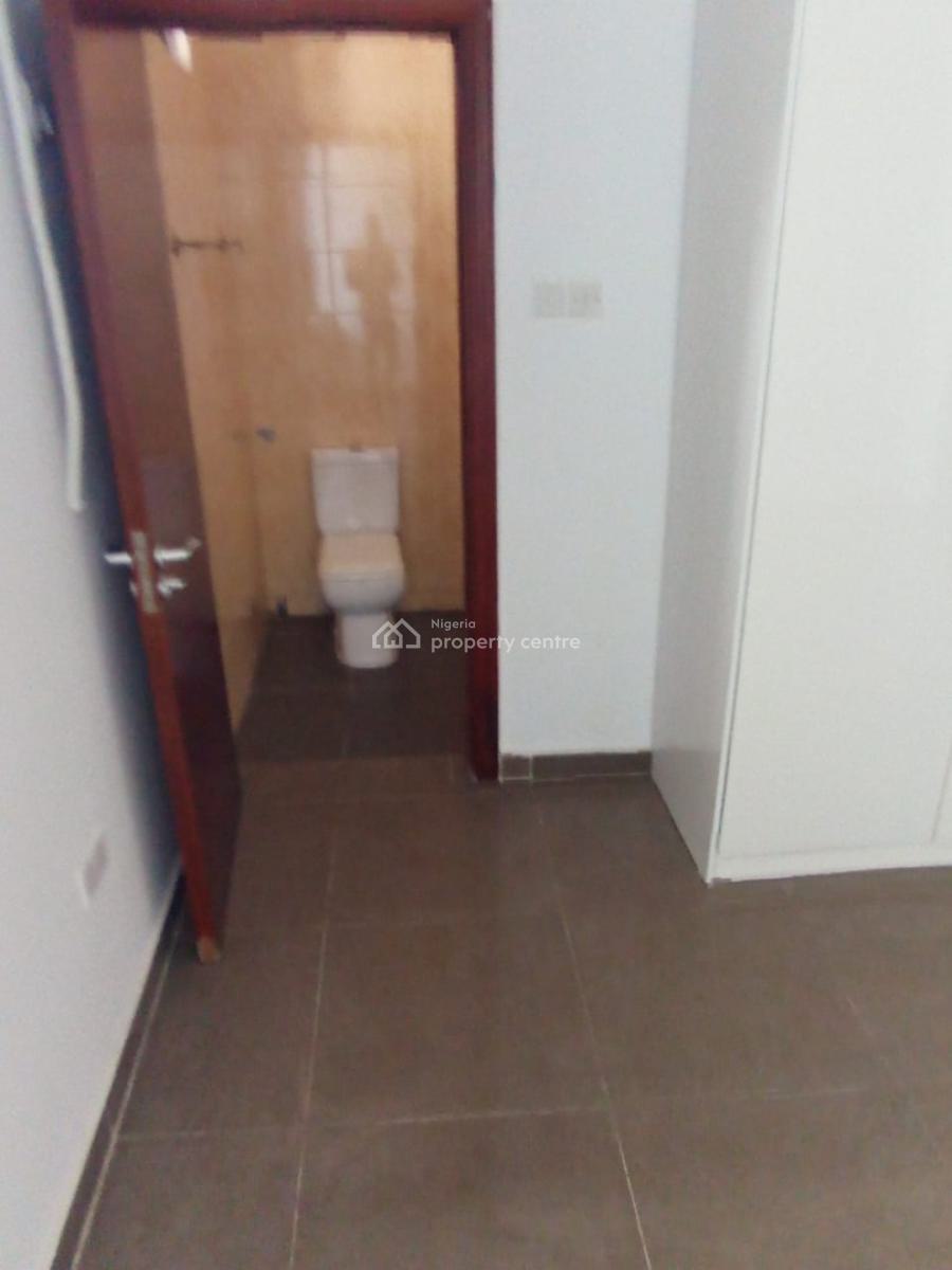 Spacious 3 Bedroom Apartment, Whitesands Road, Lekki Phase 1, Lekki, Lagos, Flat / Apartment for Sale