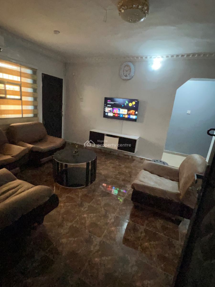 Fully Furnished and Serviced 2 Bedroom  Flat, No. 5, Oluyemi Close, Off Odubiyi Street, Eleyele, Ibadan, Oyo, Flat / Apartment Short Let