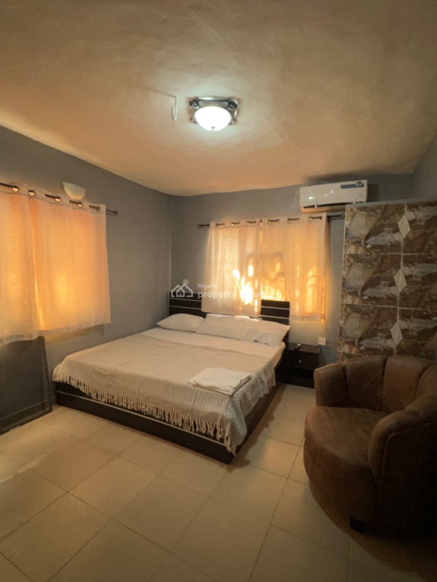 Fully Furnished and Serviced 2 Bedroom  Flat, No. 5, Oluyemi Close, Off Odubiyi Street, Eleyele, Ibadan, Oyo, Flat / Apartment Short Let