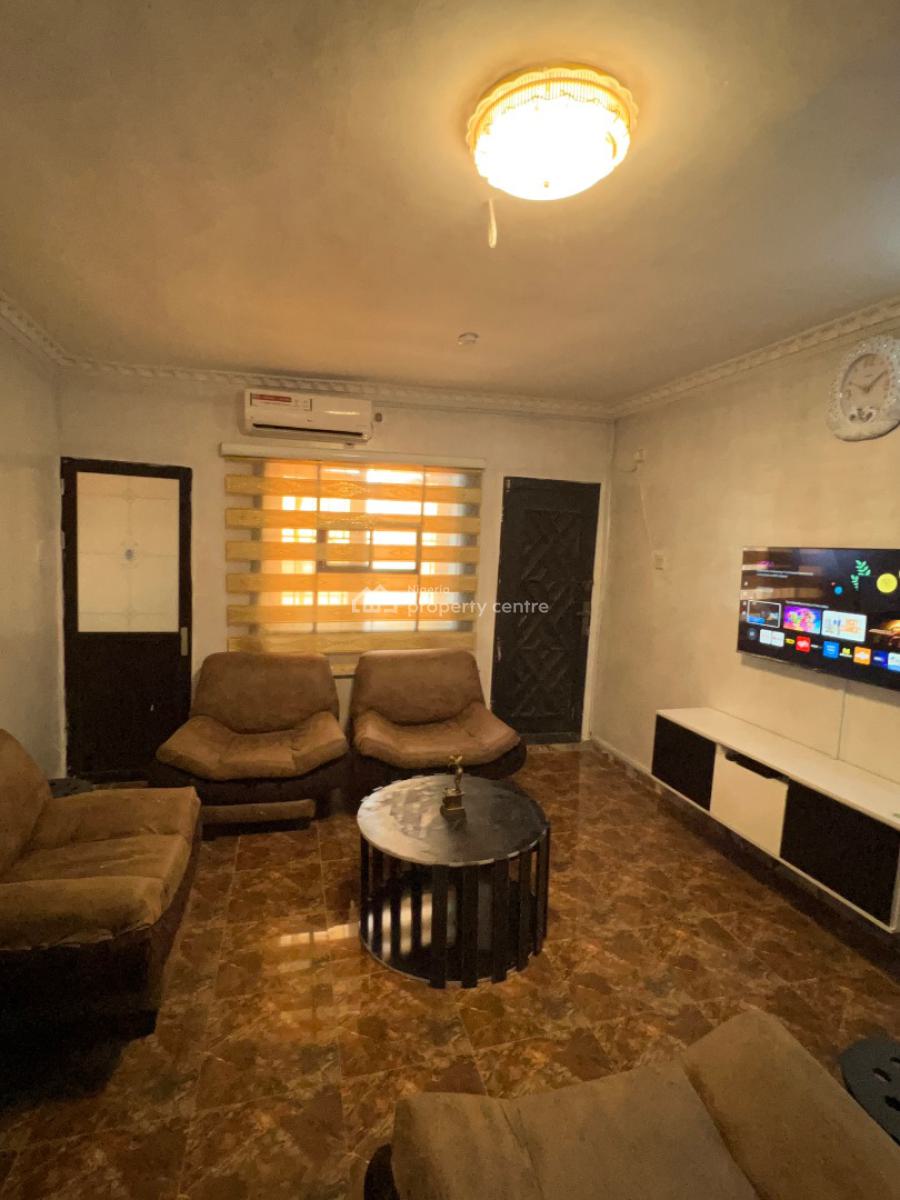 Fully Furnished and Serviced 2 Bedroom  Flat, No. 5, Oluyemi Close, Off Odubiyi Street, Eleyele, Ibadan, Oyo, Flat / Apartment Short Let