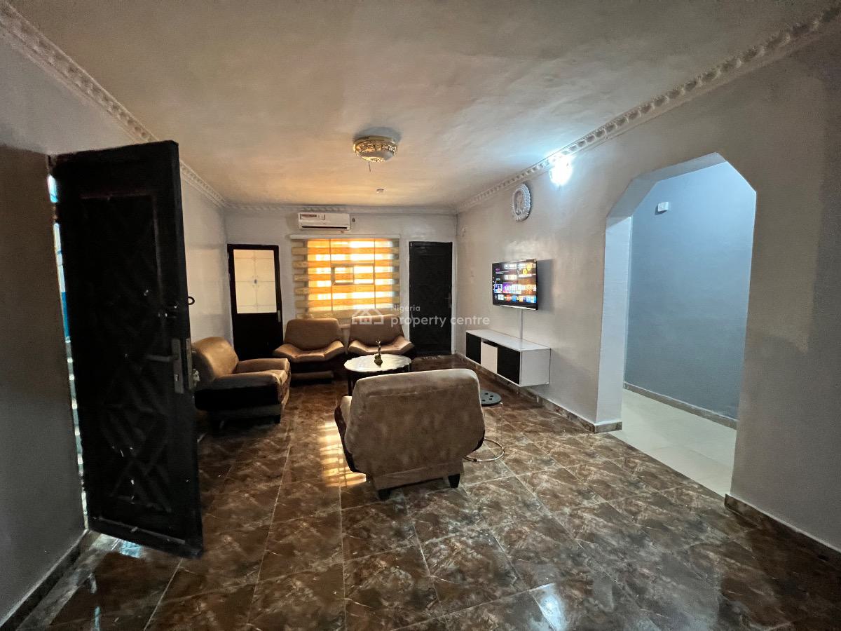 Fully Furnished and Serviced 1 Bedroom, 5, Oluyemi Close, Off Odubiyi Street, Eleyele, Ibadan, Oyo, Mini Flat (room and Parlour) Short Let