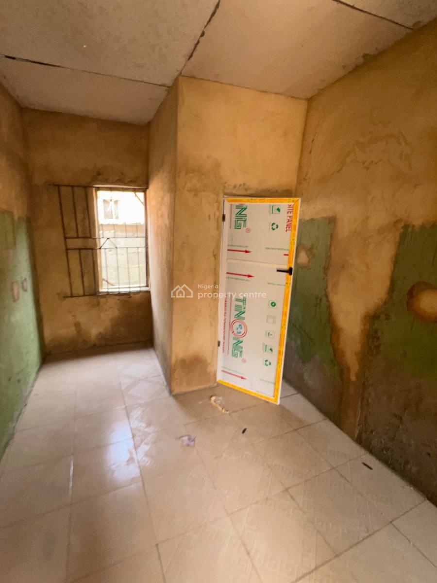 Newly Renovated 15units of Self Contained & Mini Flats, Araromi Street Bariga Lagos, Bariga, Shomolu, Lagos, Self Contain (single Rooms) for Rent