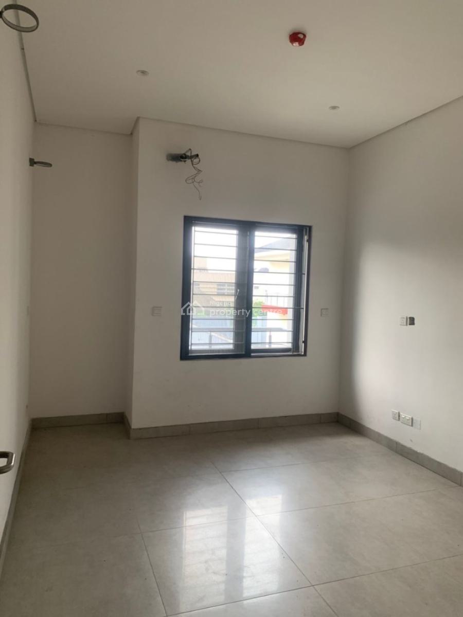 5-bedroom Semi-detached Duplex with Bq, Lekki Phase 1, Lekki, Lagos, Semi-detached Duplex for Rent