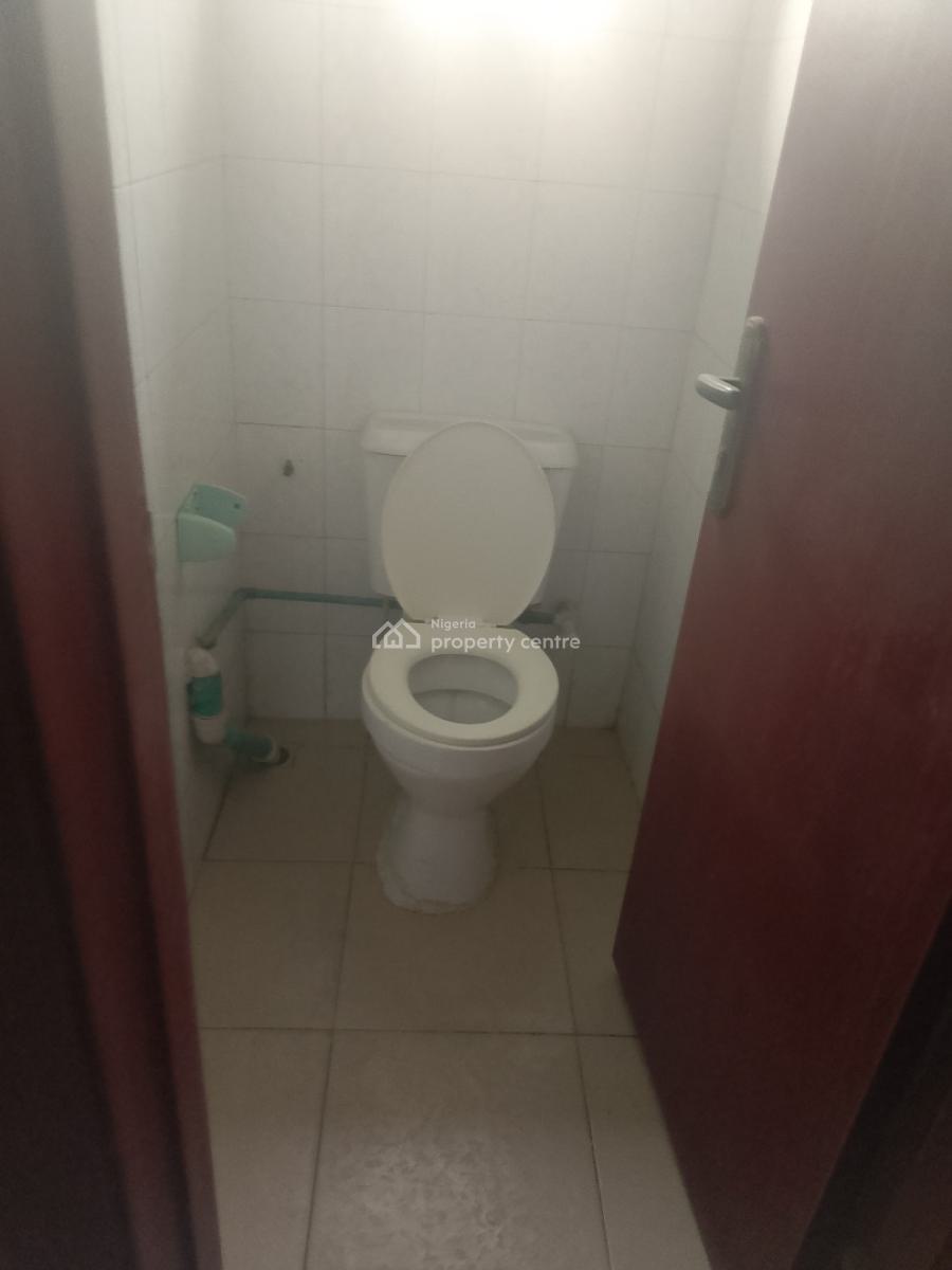 Office Space, Mobil Road, Ilaje, Ajah, Lagos, Office Space for Rent