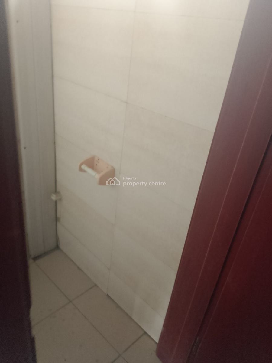 Office Space, Mobil Road, Ilaje, Ajah, Lagos, Office Space for Rent
