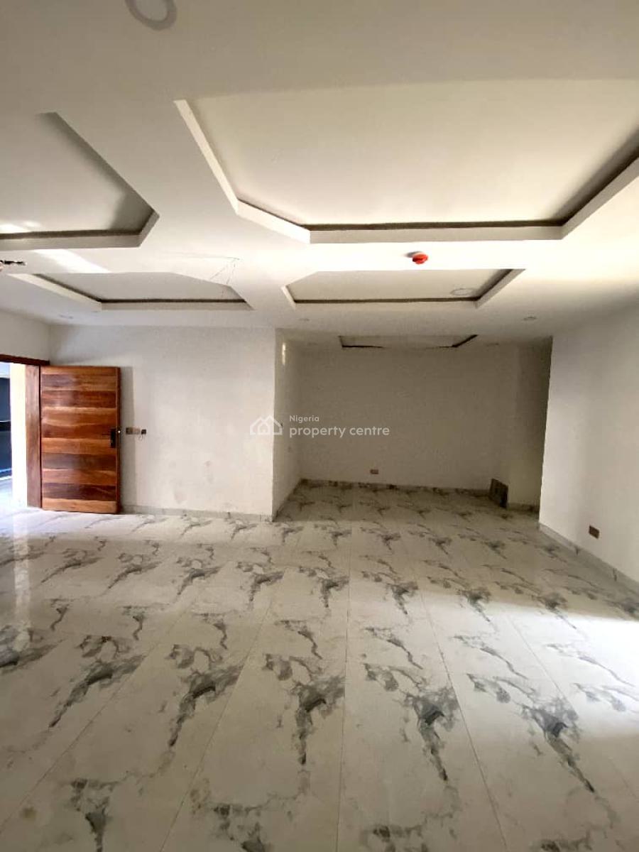 Lovely 2 Bedroom Apartment in a Secure Estate, Lekki Phase 1, Lekki, Lagos, Flat / Apartment for Rent