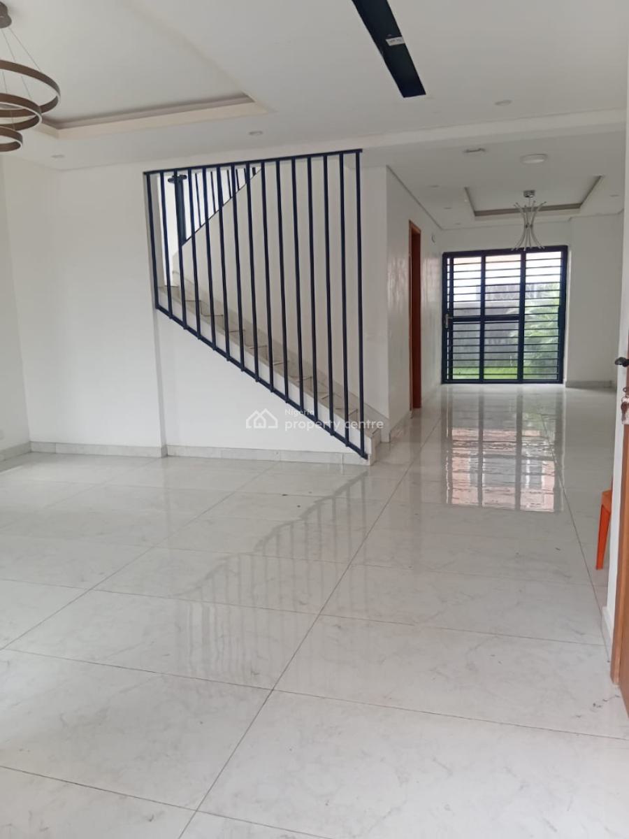5 Bedroom Terrace Duplex in Secure Estate, Lekki Phase 1, Lekki, Lagos, Terraced Duplex for Rent