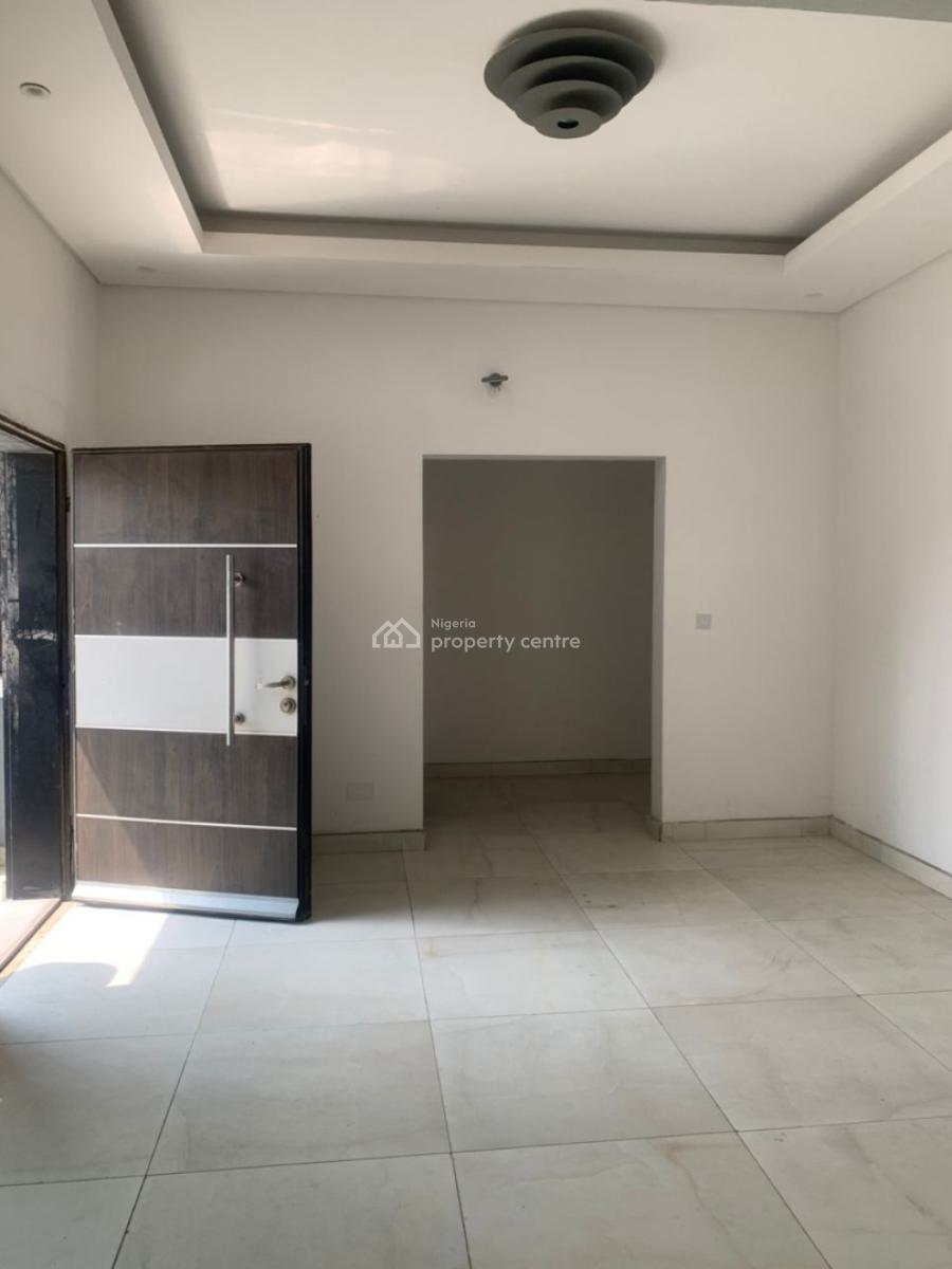 Serviced Self Compound 5 Bedrooms Semi-detached Duplex with Bq, Lekki Phase 1, Lekki, Lagos, Semi-detached Duplex for Rent