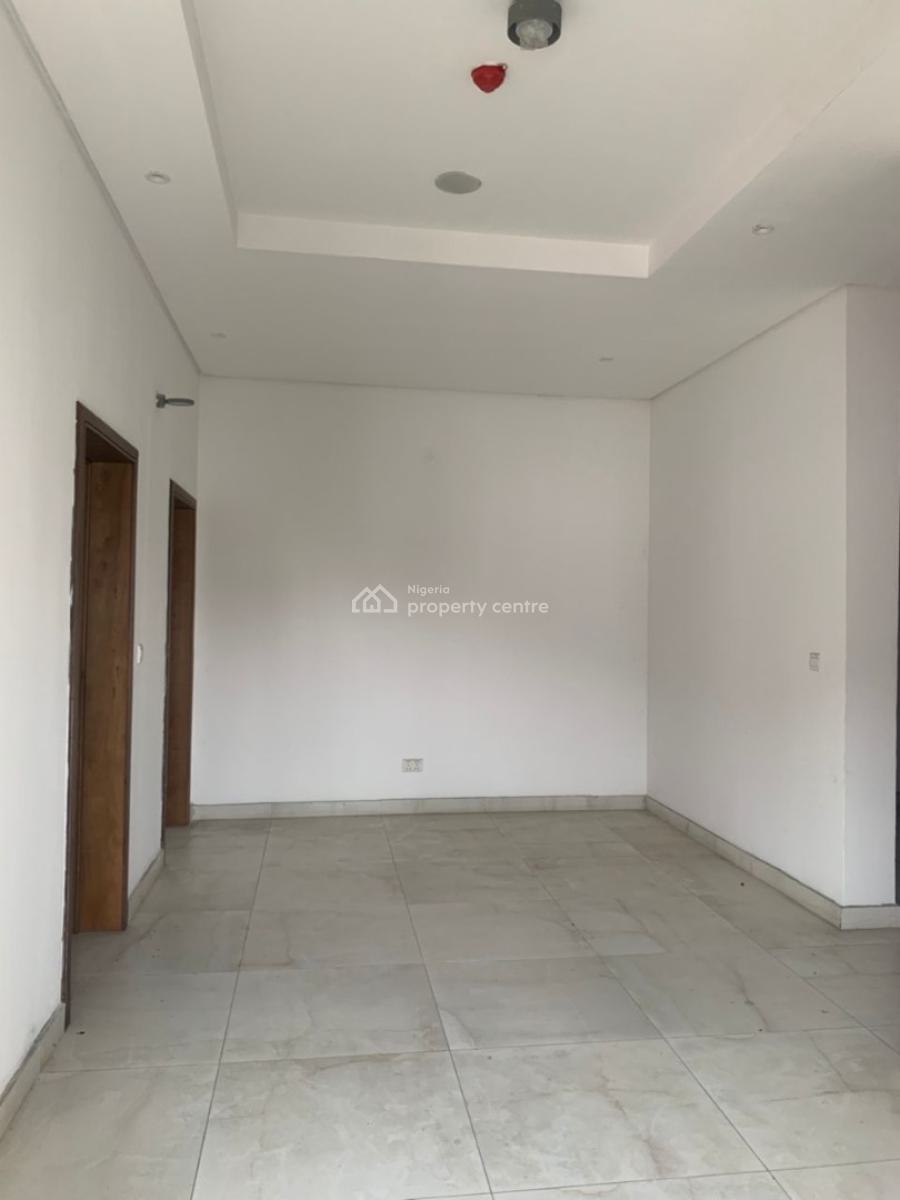 Serviced Self Compound 5 Bedrooms Semi-detached Duplex with Bq, Lekki Phase 1, Lekki, Lagos, Semi-detached Duplex for Rent