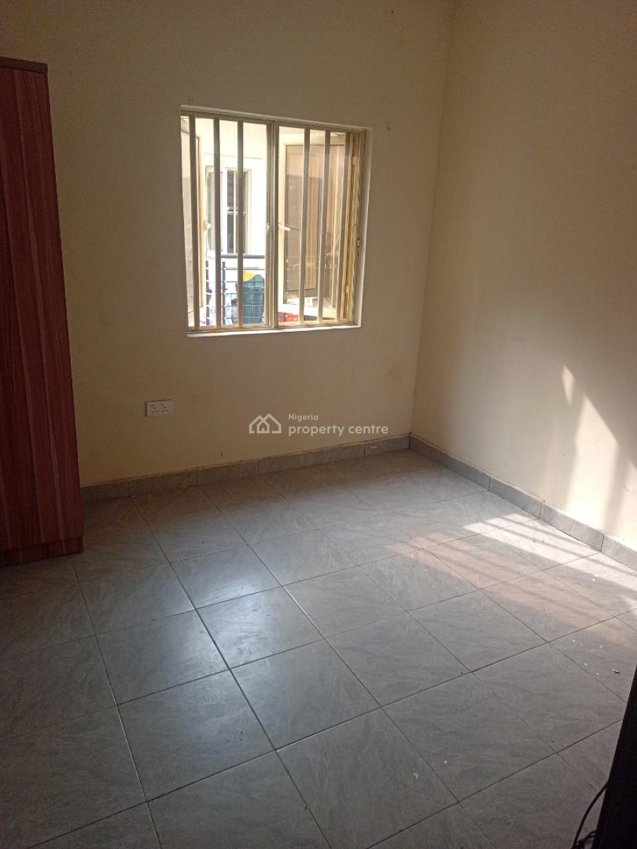 2 Bedroom Flat Upstairs, Lekki Scheme 2 Estate, Ilaje, Ajah, Lagos, Flat / Apartment for Rent