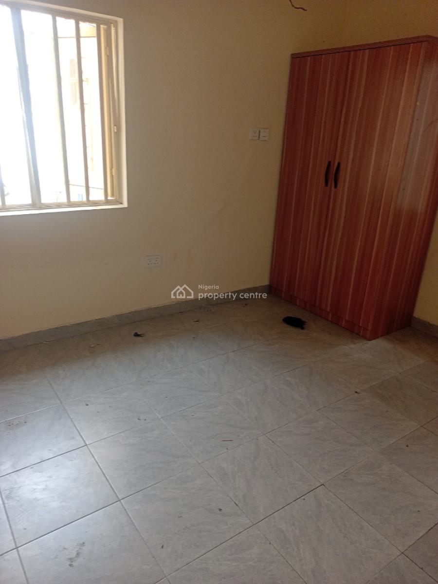 2 Bedroom Flat Upstairs, Lekki Scheme 2 Estate, Ilaje, Ajah, Lagos, Flat / Apartment for Rent