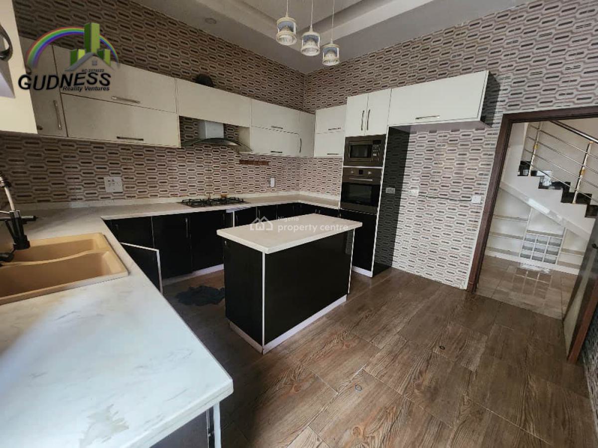 Spacious 4 Bedroom Semi-detached with Bq, Chevron, Lekki, Lagos, Semi-detached Duplex for Rent