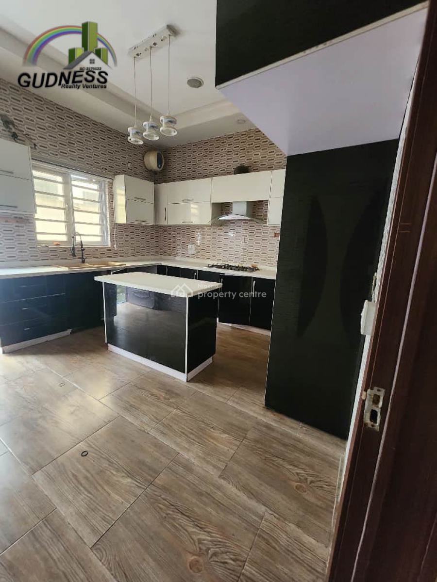 Spacious 4 Bedroom Semi-detached with Bq, Chevron, Lekki, Lagos, Semi-detached Duplex for Rent
