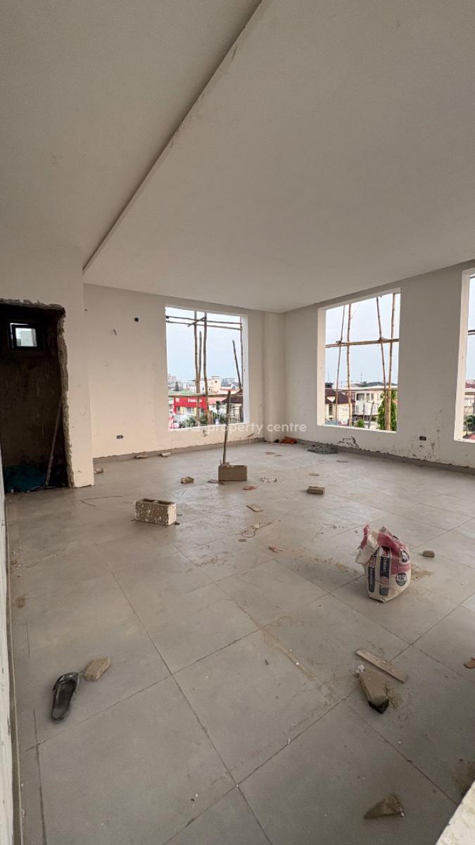 Shop Space in a Mall, Lekki Phase 1, Lekki, Lagos, Plaza / Complex / Mall for Rent