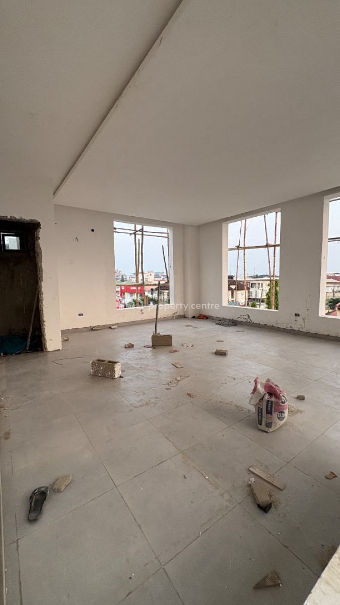 Shop Space in a Mall, Lekki Phase 1, Lekki, Lagos, Plaza / Complex / Mall for Rent