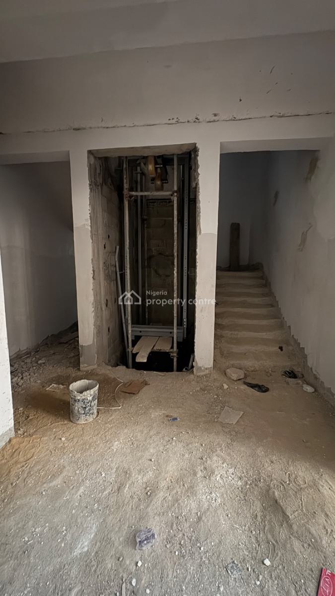 Shop Space in a Mall, Lekki Phase 1, Lekki, Lagos, Plaza / Complex / Mall for Rent