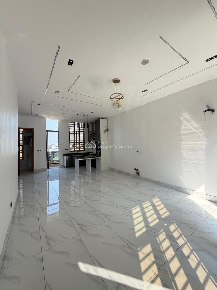 Well-finished 2-bedroom Serviced Penthouse with Elevator Access, Chevron Toll Gate, Lekki Phase 2, Lekki, Lagos, Block of Flats for Sale