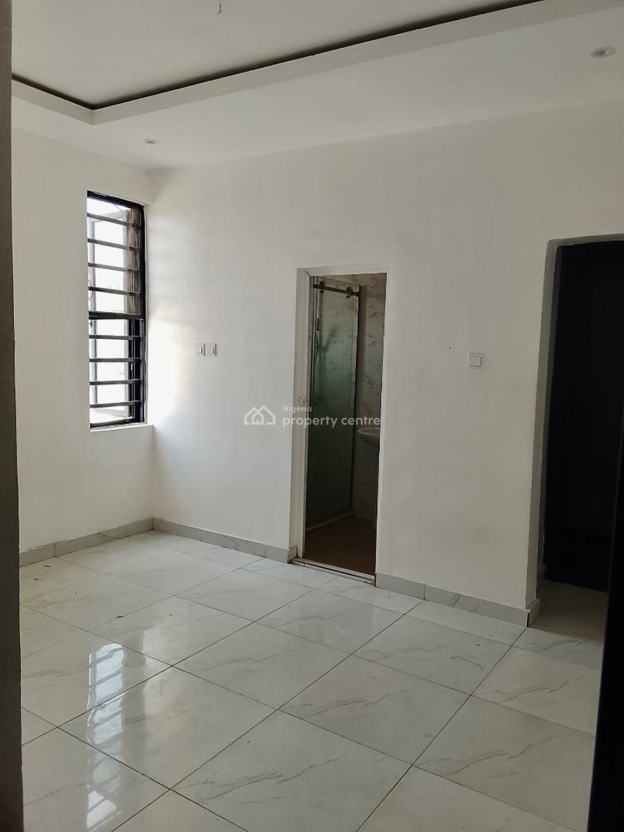 Exclusive 2 Bedrooms in Premium Location, Ologolo, Lekki, Lagos, Flat / Apartment for Rent