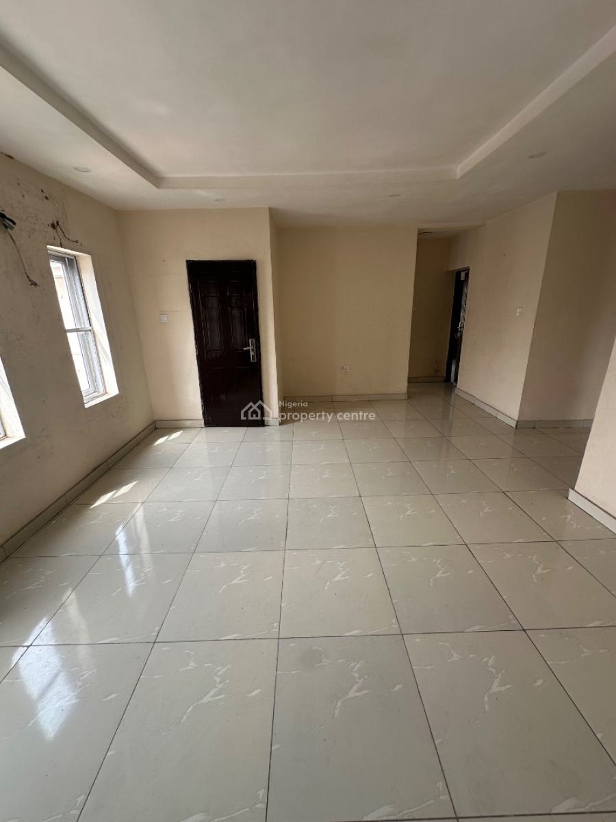2 Bedroom Apartment, 13, Akinwunmi Street, Alagomeji, Yaba, Lagos, Flat / Apartment for Rent