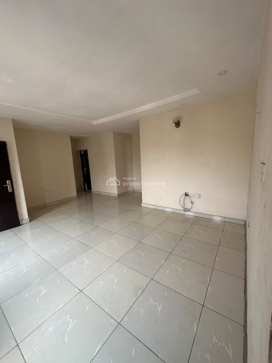 2 Bedroom Apartment, 13, Akinwunmi Street, Alagomeji, Yaba, Lagos, Flat / Apartment for Rent