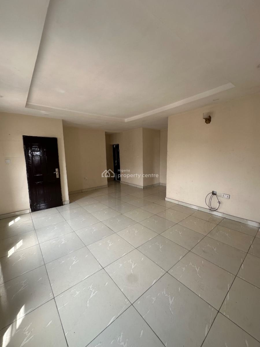 2 Bedroom Apartment, 13, Akinwunmi Street, Alagomeji, Yaba, Lagos, Flat / Apartment for Rent