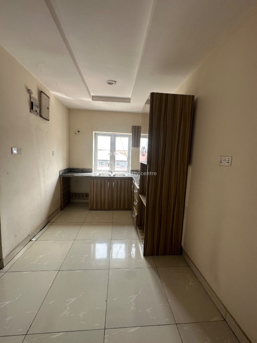 2 Bedroom Apartment, 13, Akinwunmi Street, Alagomeji, Yaba, Lagos, Flat / Apartment for Rent