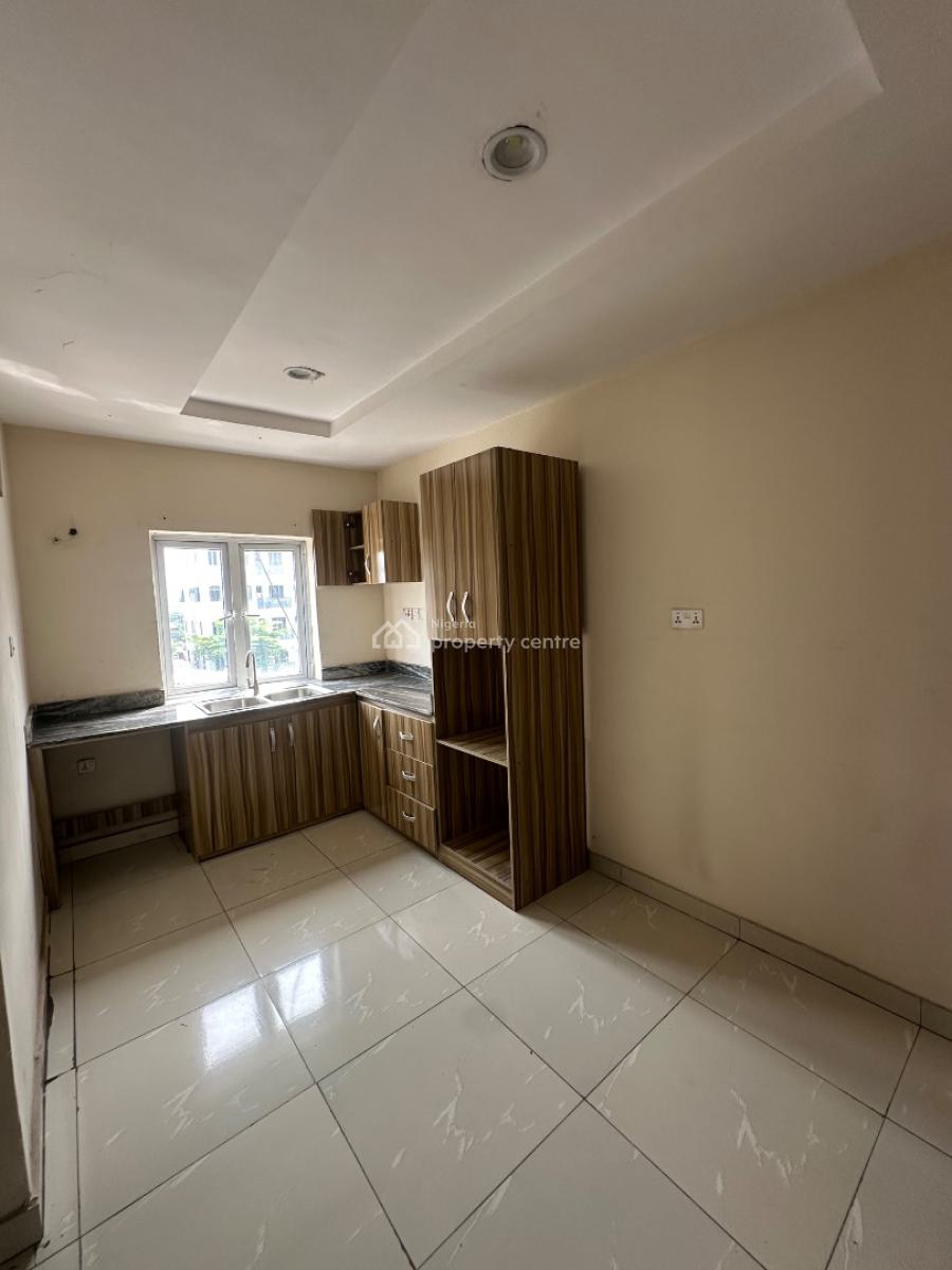2 Bedroom Apartment, 13, Akinwunmi Street, Alagomeji, Yaba, Lagos, Flat / Apartment for Rent