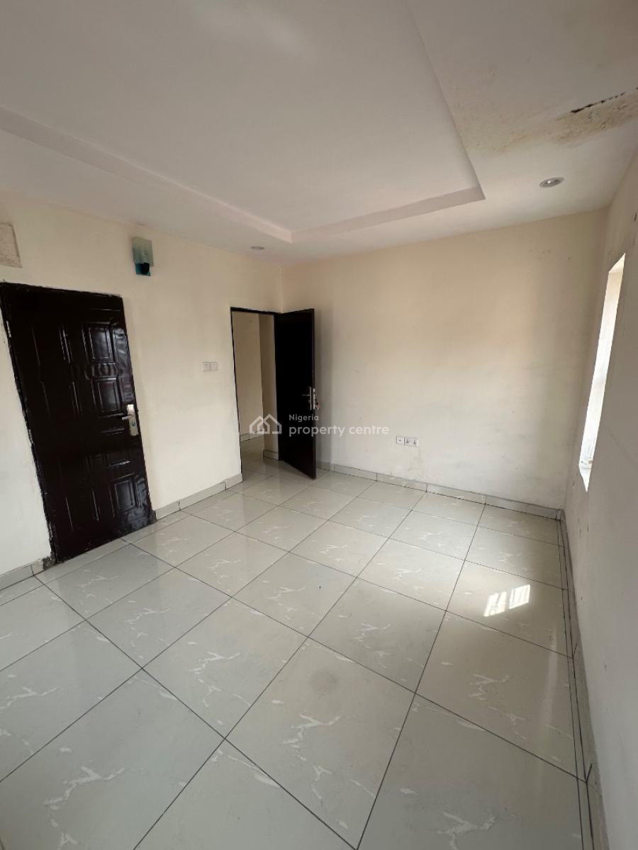 2 Bedroom Apartment, 13, Akinwunmi Street, Alagomeji, Yaba, Lagos, Flat / Apartment for Rent
