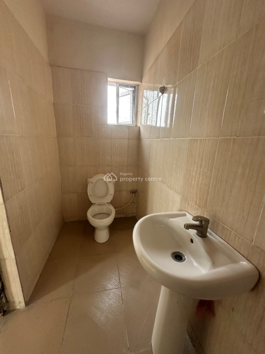 2 Bedroom Apartment, 13, Akinwunmi Street, Alagomeji, Yaba, Lagos, Flat / Apartment for Rent