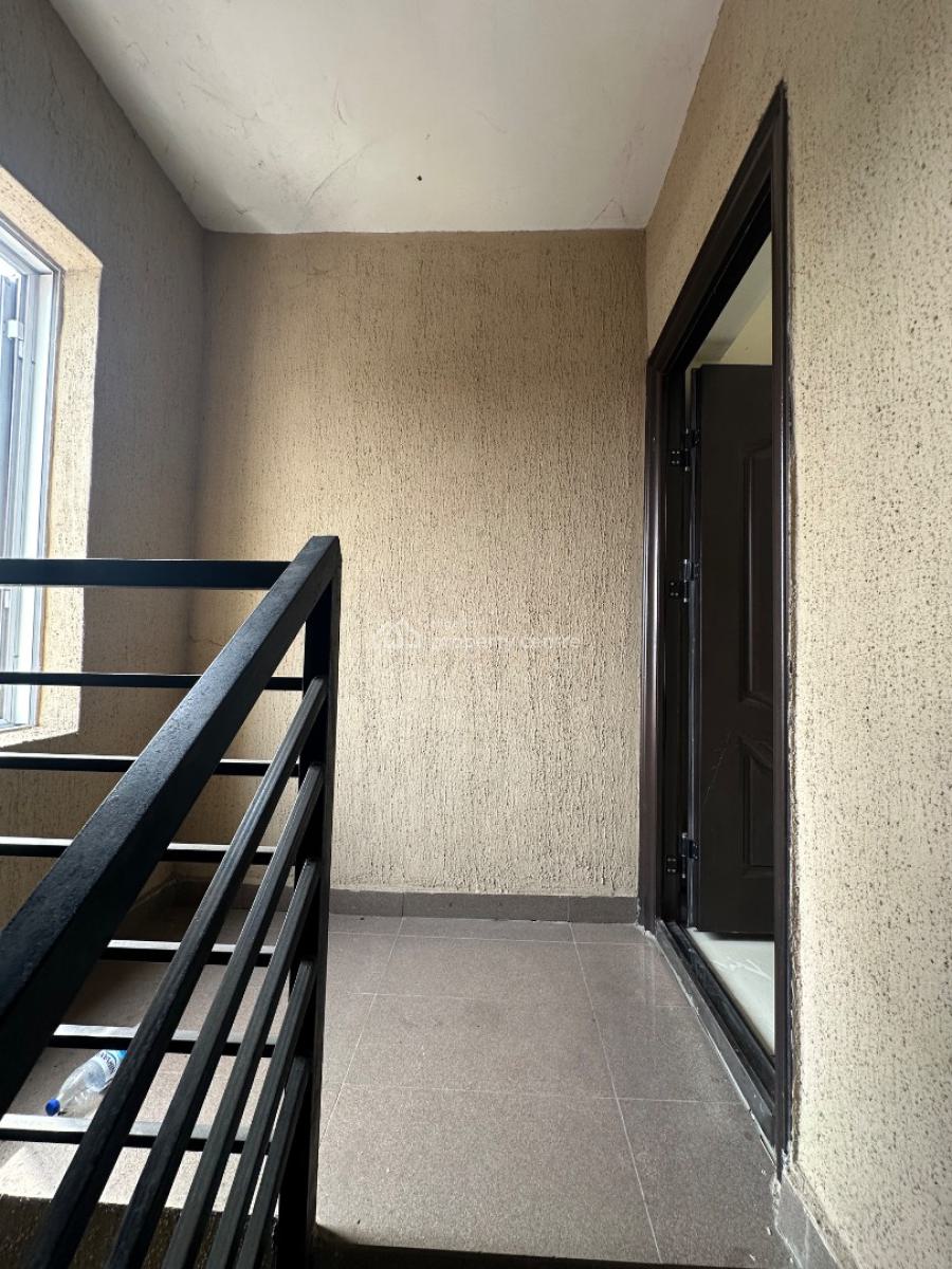 2 Bedroom Apartment, 13, Akinwunmi Street, Alagomeji, Yaba, Lagos, Flat / Apartment for Rent