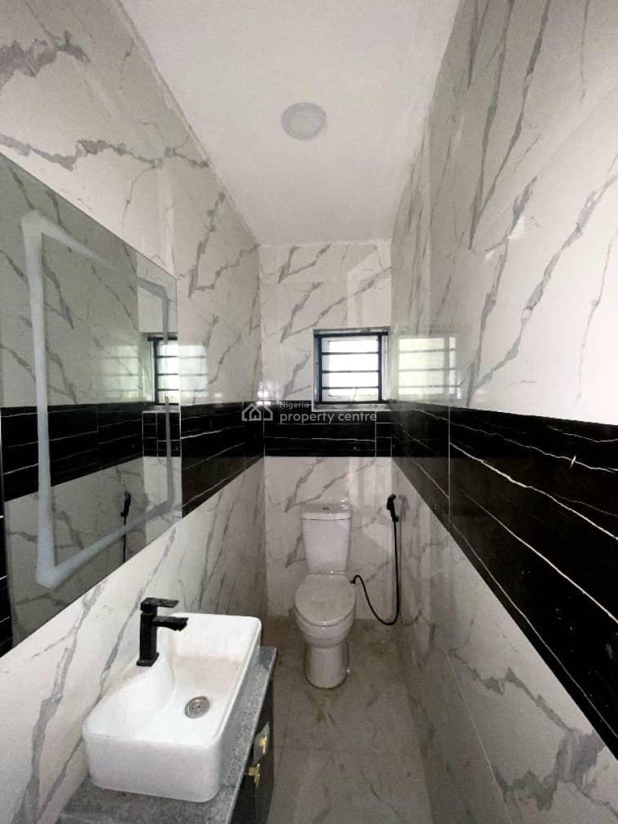 Newly Built 2 Bedroom Apartment, Lekki Phase 1, Lekki, Lagos, Flat / Apartment for Rent