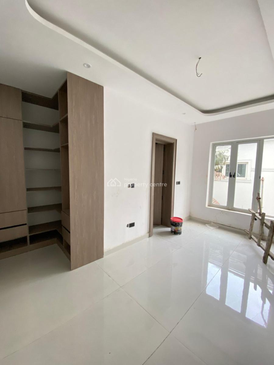 Capacious 2 Bedroom Serviced Apartment, Lekki Phase 1, Lekki, Lagos, House for Sale